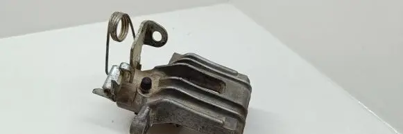 Volkswagen PASSAT B5 Rear brake caliper 8E0615424