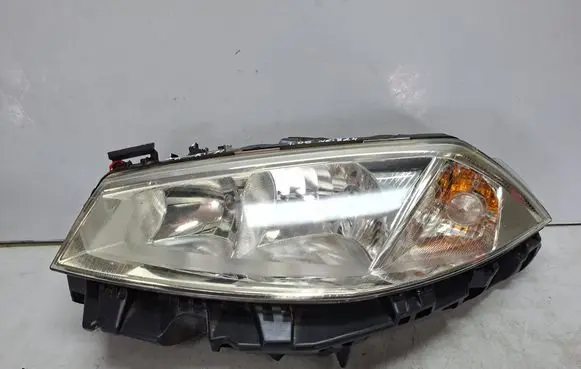 Renault Megane II Headlight/headlamp S27647824 7701064018