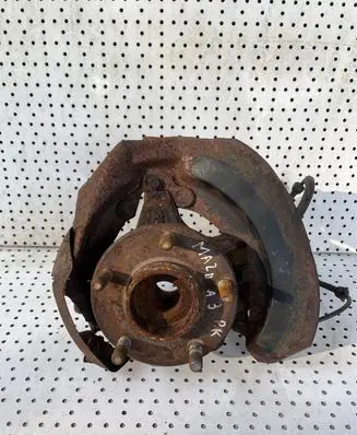 Mazda 3 I Front wheel hub spindle knuckle 3N612K004