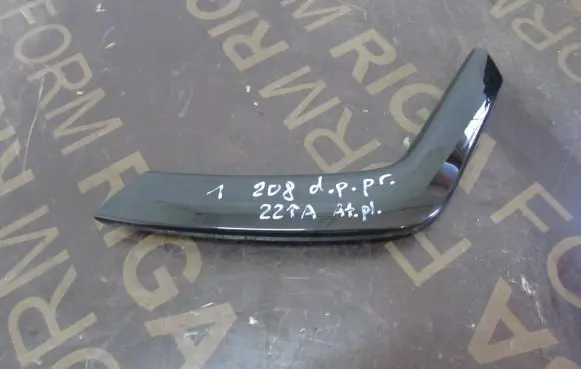 Peugeot 208 Other front door trim element 9676394977