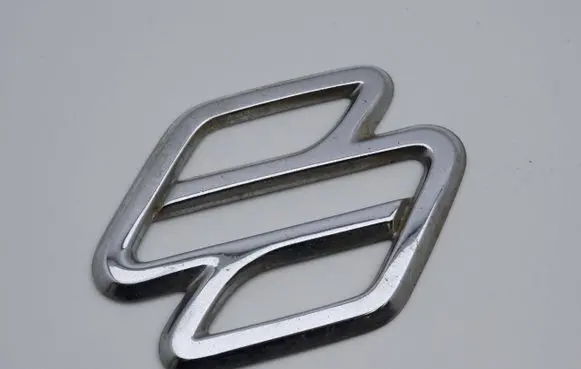 Suzuki Ignis Manufacturer badge logo/emblem 