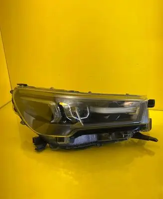Toyota Hilux VIII Headlight/headlamp 81110-0KP41