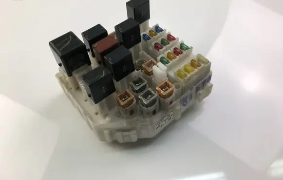Toyota Corolla E120 E130 Fuse box set 952F18