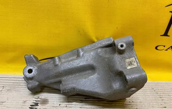 Mercedes-Benz C W205 Engine mounting bracket A6512235604