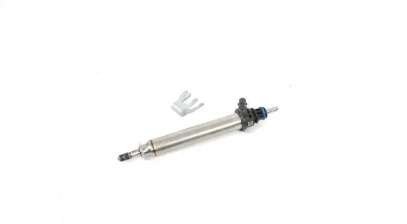 Mercedes-Benz C W205 Fuel injector 0261500397 A2560700187
