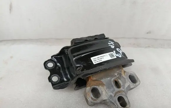 Audi Q3 F3 Engine mount bracket 5QA199555C