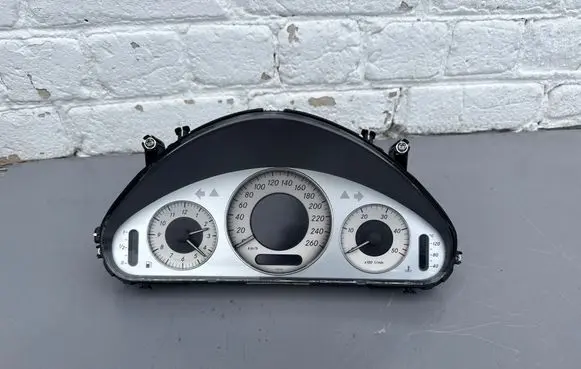 Mercedes-Benz E W211 Speedometer (instrument cluster) A2115408947 005611