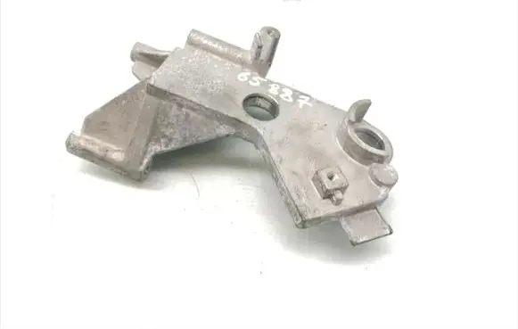 Mercedes-Benz C W205 Air filter cleaner box bracket assembly A6510941627