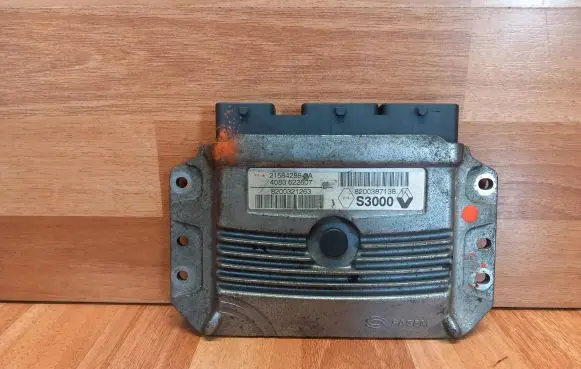 Renault Scenic II - Grand scenic II Engine control unit/module 8200321263 8200387138