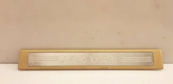 Jaguar XF X250 Front sill trim cover 8X2313201AF