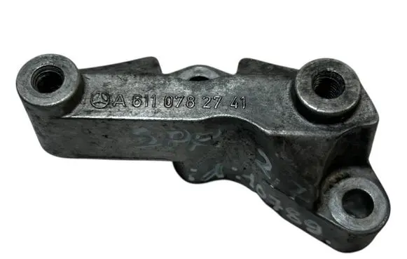 Mercedes-Benz E W211 Engine mounting bracket A6110782741