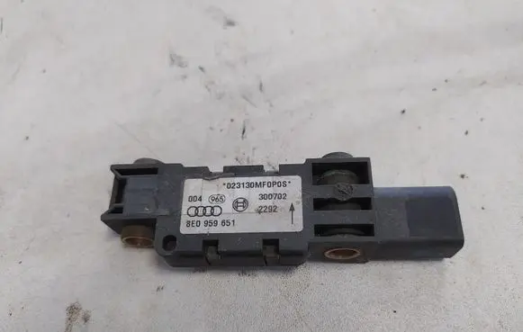 Audi A3 S3 8P Airbag deployment crash/impact sensor 8E0959651