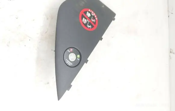 Passenger airbag on/off switch