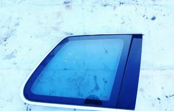 Volkswagen Touareg I Rear side window 7l6845298ca
