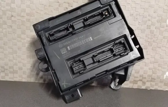Audi A4 S4 B8 8K Comfort/convenience module 8K0907064C