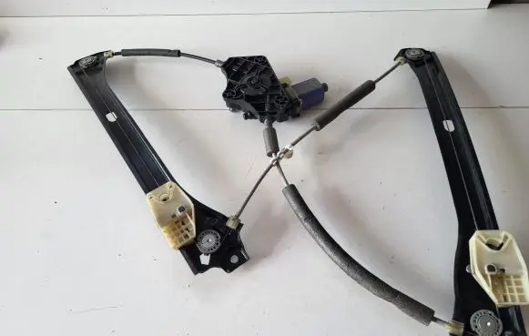 Skoda Superb B8 (3V) Front door window regulator with motor 5Q0959802B