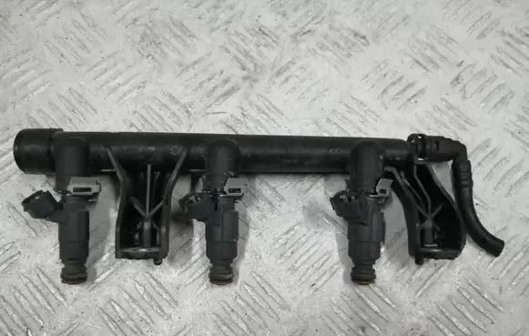 Opel Crossland X Fuel injector 9676017480