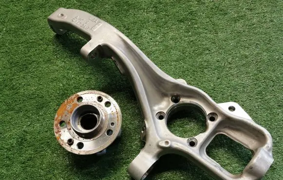Mercedes-Benz GLE W167 Front wheel hub spindle knuckle 16726R