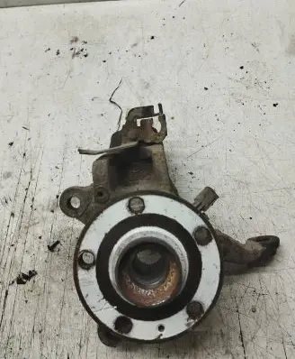 Volkswagen Touran I Front wheel hub spindle knuckle