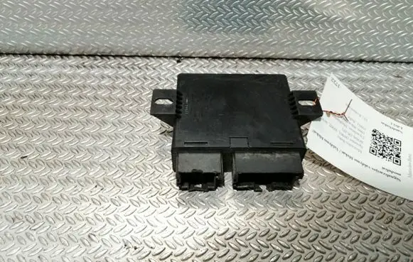Mercedes-Benz Sprinter W901 W902 W903 W904 Alarm control unit/module A0004460444
