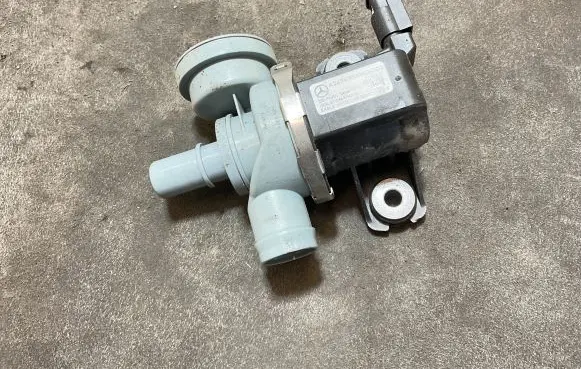 Mercedes-Benz A W177 Fuel tank valve A2474703602