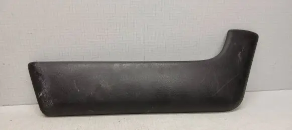 Volkswagen PASSAT B4 Front door handle cover 3A0867134B