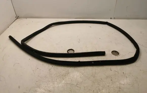 Jeep Grand Cherokee Engine compartment rubber 