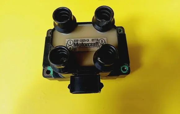 Ford Escort High voltage ignition coil 928F12029CA