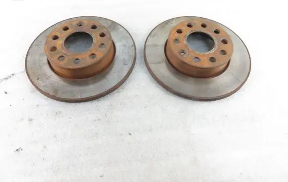 Volkswagen Touran I Rear brake disc