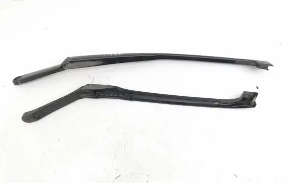 Volkswagen Phaeton Front wiper blade arm