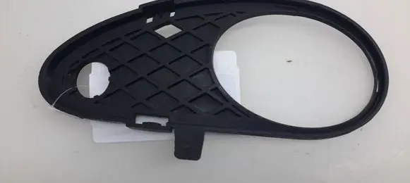 Mercedes-Benz C W203 Front bumper lower grill A2038850523