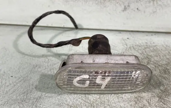 Volkswagen Golf IV Front fender indicator light