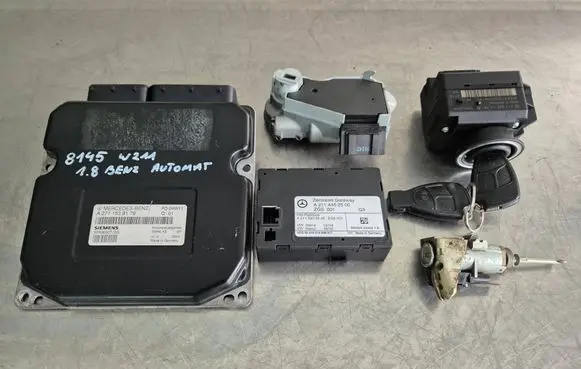 Mercedes-Benz E W211 Engine control unit/module A2711539179 5WK90507