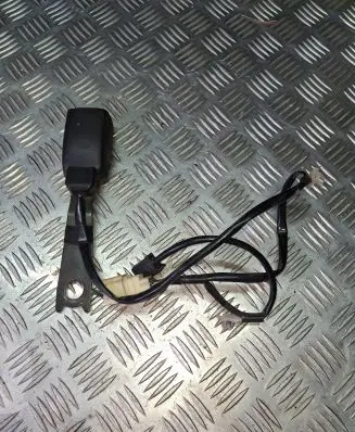 Nissan Juke I F15 Front seatbelt buckle