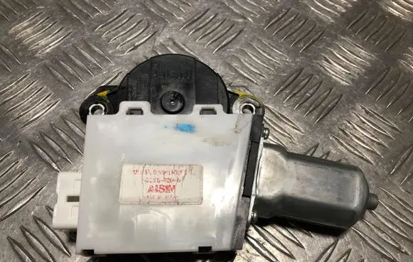 Toyota RAV 4 (XA30) Sunroof motor/actuator 47170110070 2331000400