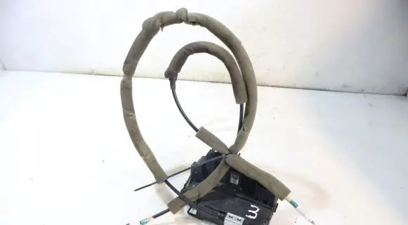Infiniti Q50 Rear door lock