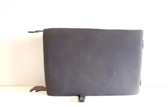 Volkswagen Tiguan Rear seat armrest 