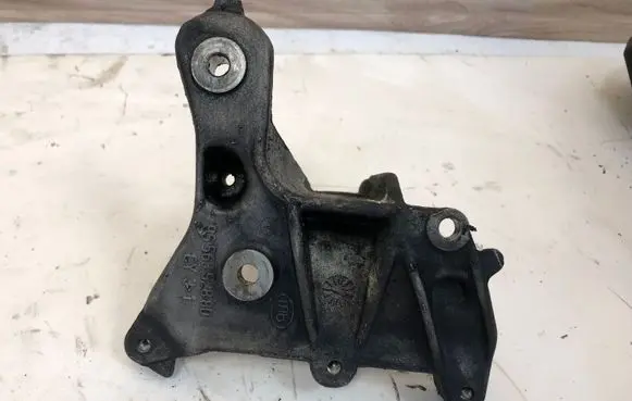 Ford Galaxy Engine mounting bracket 9656392880