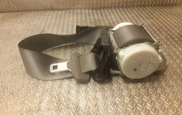 Jaguar XF X250 Front seatbelt 9X23F611B09AC0AMT