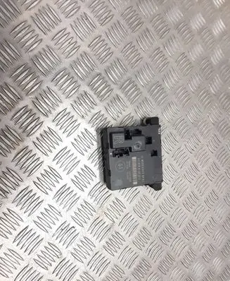 Mercedes-Benz E W211 Door control unit/module 2118704126