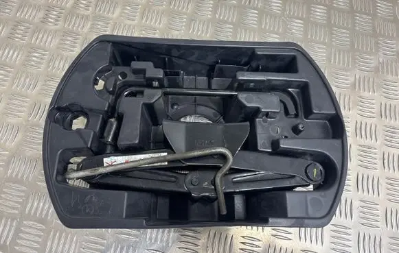 Peugeot 308 Tool set 9805820580
