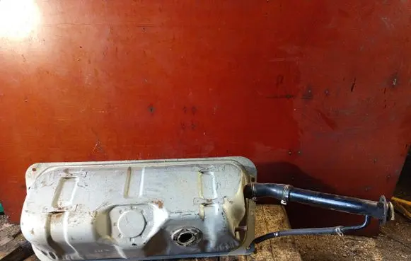 Mazda 929 Fuel tank 