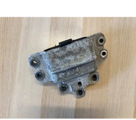 Volkswagen Golf V Engine mount bracket 1K0199555D