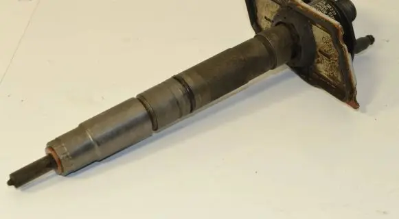 Volkswagen PASSAT B6 Fuel injector 03L130277 08030403751 0445116030
