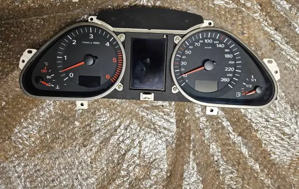 Audi A6 S6 C6 4F Speedometer (instrument cluster) 5550007301