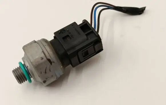 BMW 2 F46 Air conditioning (A/C) pressure sensor 9323658 19933210