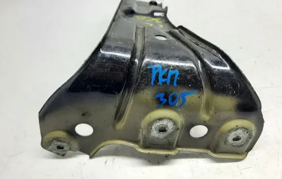 Volkswagen PASSAT CC Fender mounting bracket 3C8821142