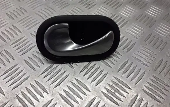 Renault Megane II Rear door interior handle trim 8200028487