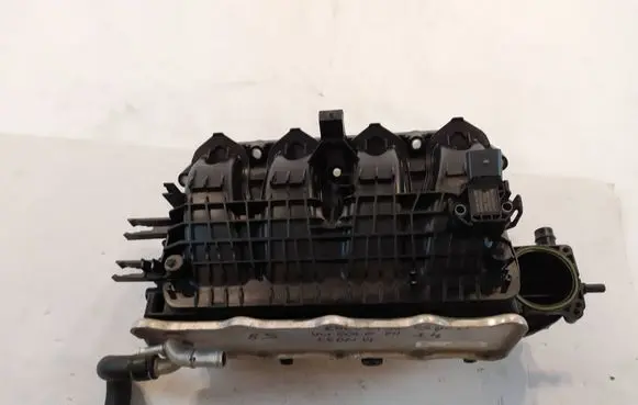 Volkswagen Golf VII Intake manifold 04E145749F