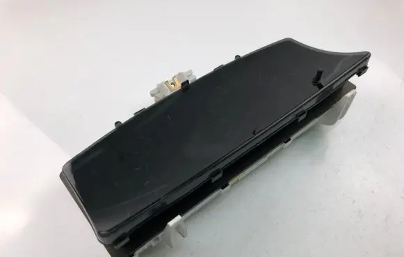 Toyota Corolla E120 E130 Speedometer (instrument cluster) 838001H300
